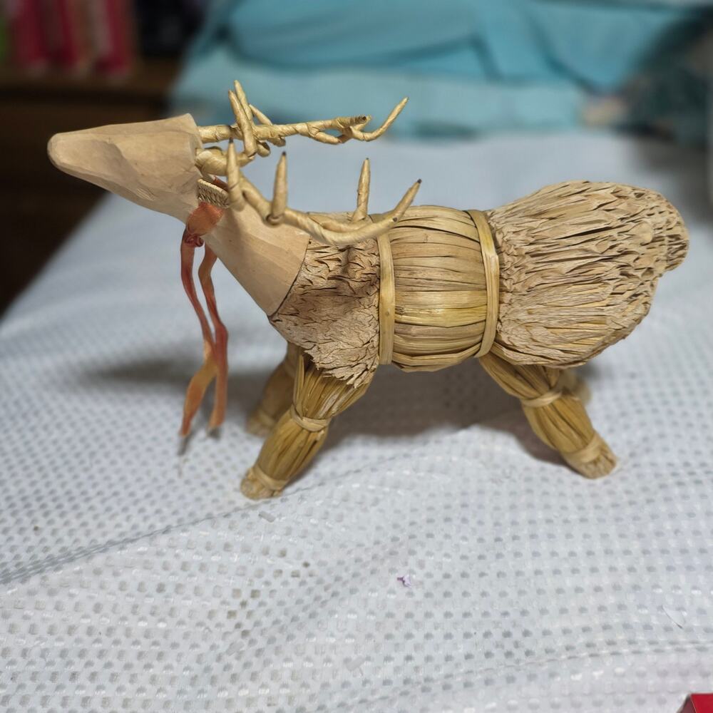 VINTAGE CORN HUSK CHRISTMAS REINDEER FIGURINE